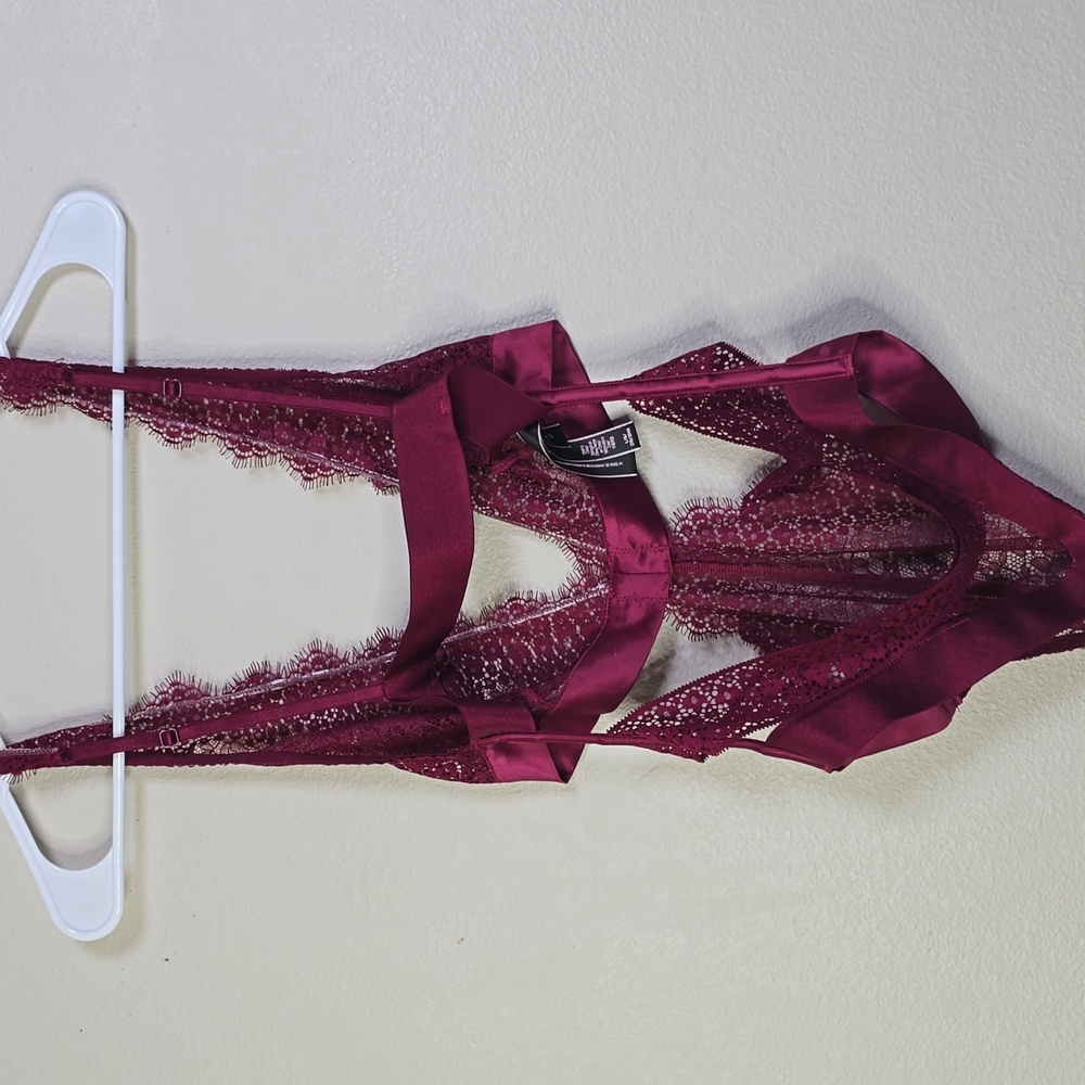 Victoria's Secret Banded Plunge Teddy Size Large NWOT. - Picture 9 of 11